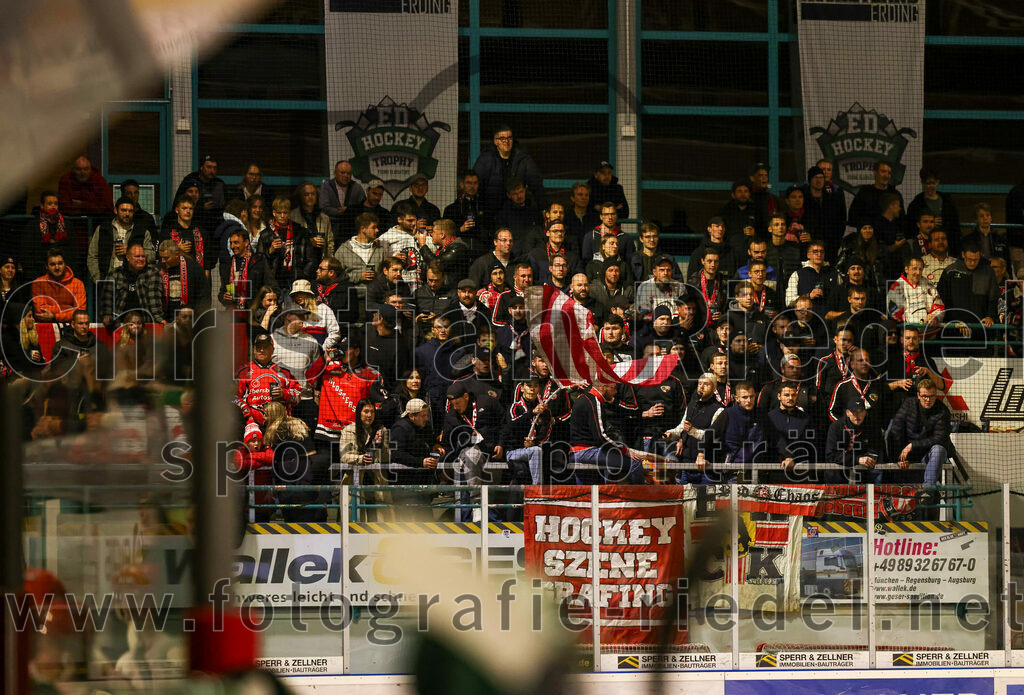 2023-10-20_039_TSV_Erding_gegen_EHC_Klostersee | Erding, Deutschland, 20.10.2023:.Eishockey, Bayernliga Vorrunde 2023 / 2024, 2. Spieltag, TSV Erding gegen EHC Klostersee, Endergebnis: 7:2..Foto: Christian Riedel / fotografie-riedel.net