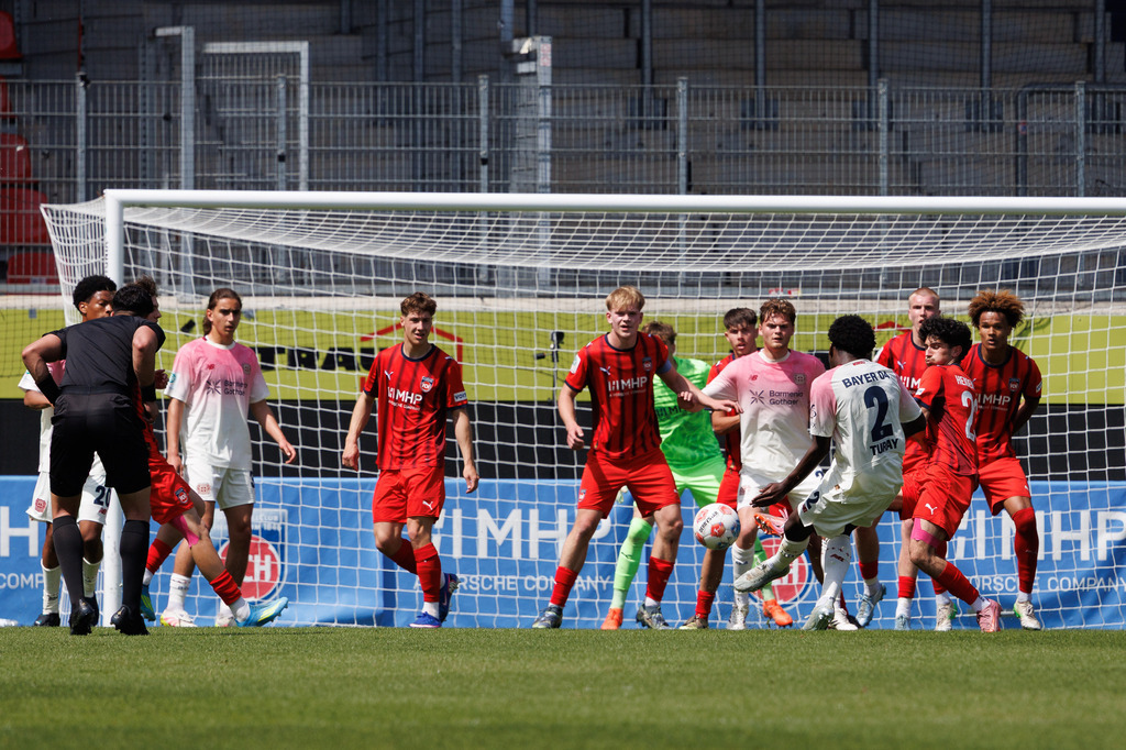 20260503-U19_FCH-LEV_090 | 1.FC Heidenheim 1846 vs. Bayer 04 Leverkusen, Fußball, U19, A-Junioren, NWL, U19-DFB-Nachwuchsliga, 2025/2026, Achtelfinale, 03.05.2026 in Heidenheim, Voith Arena(Foto: Michael Bulling) - Realisiert mit Pictrs.com