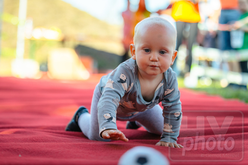 16. Hoywoj-CityLauf im Sportforum Hoyerswerda - 16.09.2023 | 10m VdK-Windel-Flitzer - Realisiert mit Pictrs.com