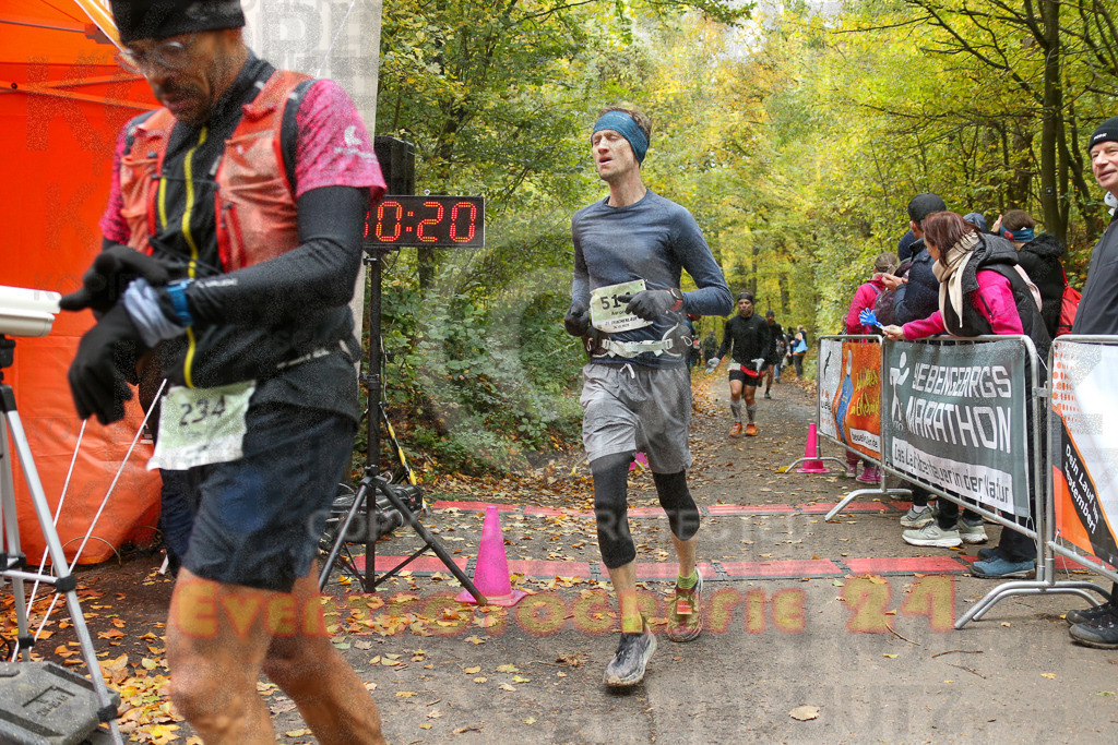 251026_1312_EX1_2816 | Sportfotografie im Rhein-Sieg Kreis, Köln, Bonn, NRW, Rheinland Pfalz, Hessen, etc. Unser Tätigkeitsfeld umfasst den Laufsport vom Volkslauf über den Marathon, Duathlon, Triathon bis zum Ultralauf wie Kölnpfad Ultra oder Schindertrail.