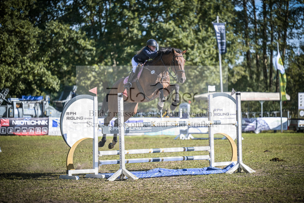 DOS_0453 | Entdecke hochwertige Reitturnierfotos von Foto Oger. Professionell, emotional und authentisch – jetzt Lieblingsmomente im Shop bestellen.Deutschlandweite Turnierfotografie. - Realisiert mit Pictrs.com