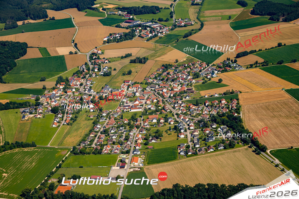 Das Luftbild zeigt : Rinnenthal Friedberg - Die Luftaufnahme wurde 2024 vom UL-Flugzeug aus erstellt ( keine Drohne ) - Hochauflösende Luftaufnahme - Für grossformatige Ausdrucke geeignet. Die Geschenkidee !Mit Lizenz und Bildrechte bestellbar
