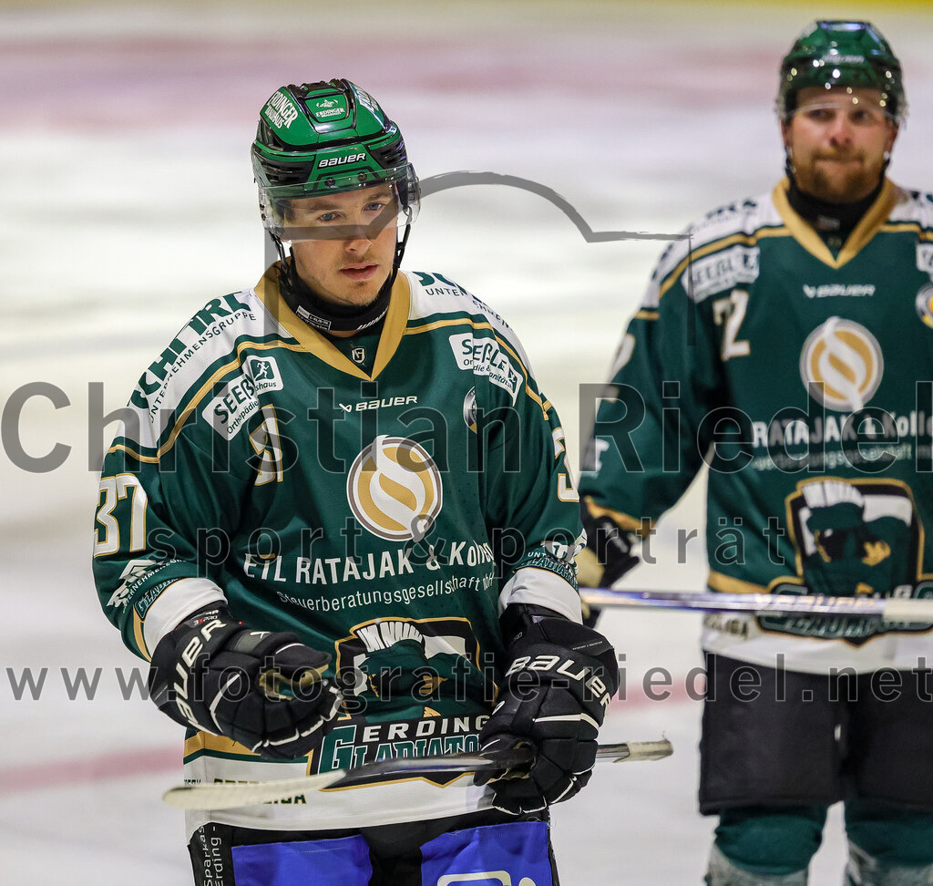 2025-09-12_069_TSV_Erding_gegen_EV_Landshut | Erding, Deutschland, 12.09.2025:Eishockey, Oberliga Süd 2025 / 2026, Testspiel, TSV Erding gegen EV Landshut, Endergebnis: 4:6Thomas Matheson (Erding Gladiators, #37)Foto: Christian Riedel / fotografie-riedel.net
