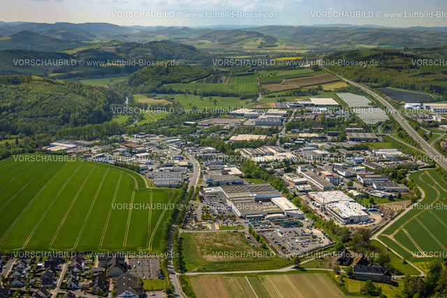 Meschede240505900 | Luftbild, Gewerbegebiet Enste mit Bürger-Solarpark
Fotovoltaik-Solarstromanlage, an der Autobahn A46, Wennemer Wald, Enste, Meschede, Sauerland, Nordrhein-Westfalen, Deutschland
