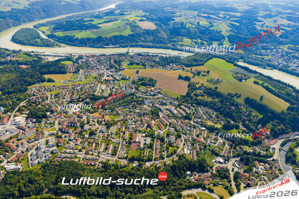 Schrägluftbild  Grubweg  Passau - Das Luftbild wurde 2025 vom UL-Flugzeug heraus erstellt ( keine Drohne ) - Hochauflösende Luftaufnahme -Nicht vergleichbar mit Google Maps oder Satelittenbilder- Die Geschenkidee !Mit Lizenz und Bildrechte bestellbar