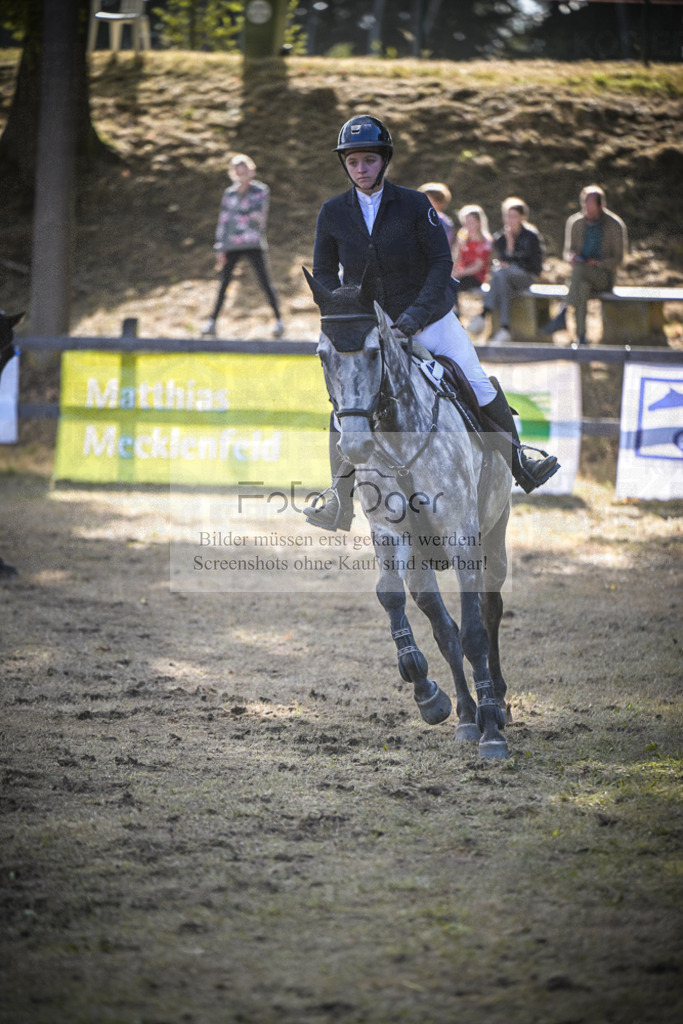 DOS_0079 | Entdecke hochwertige Reitturnierfotos von Foto Oger. Professionell, emotional und authentisch – jetzt Lieblingsmomente im Shop bestellen.Deutschlandweite Turnierfotografie. - Realisiert mit Pictrs.com