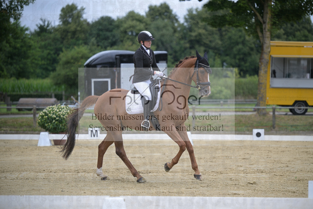 DOS_7281 | Entdecke hochwertige Reitturnierfotos von Foto Oger. Professionell, emotional und authentisch – jetzt Lieblingsmomente im Shop bestellen.Deutschlandweite Turnierfotografie. - Realisiert mit Pictrs.com