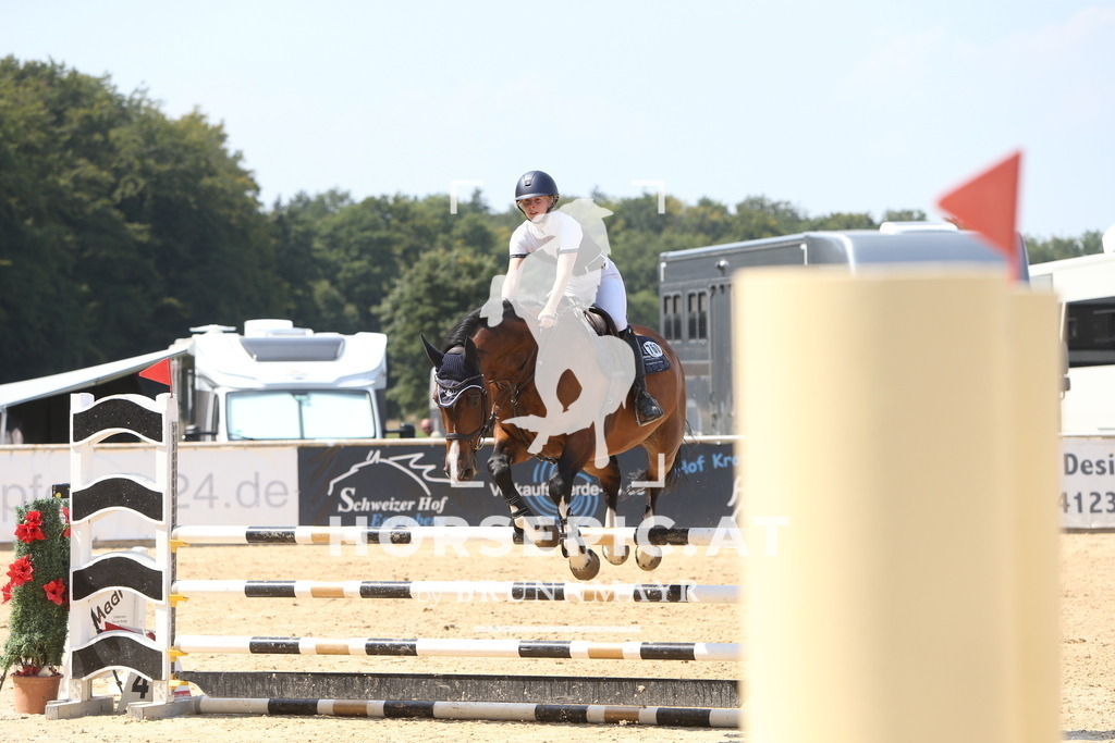 DL2Q1458 | Willkommen bei Brunnmayr - Design & Fotografie – Ihrem Spezialisten für Reitturniere und Pferdeveranstaltungen in Oberösterreich, Salzburg und Bayern! Seit über 17 Jahren sind wir leidenschaftlich dabei.