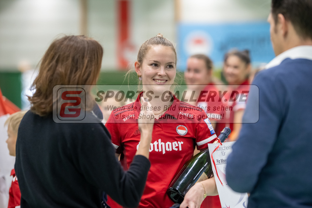 SFE_20221218_0020 | 1. Bundesliga Hockey Damen Rot-Weiss Köln - Crefelder HTCa am 18.12.2022 in Köln (KTHC Stadion Rot-Weiss Köln Tennis and Hockey Club), Photo: Stephan Fehrmann 2022 (Sports-Gallery),Pia Maertens ( Rot-Weiss Köln #35 )