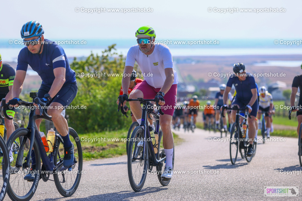TRA_0967 | Neusiedlersee Radmarathon 2026@sportshot_your_pictrs #yourpictures#roadtowm2029 #nrm #neusiedlerseeradmarathon #neusiedlersee #neusiedlerseetourismus #burgenland #mörbisch #nrm26 #burgenlandtourismus #voglundco #poweredbyburgenlandtourismus #radsport #rad #marathon #ucigranfondo #visitburgenland #ucigranfondoworldseries