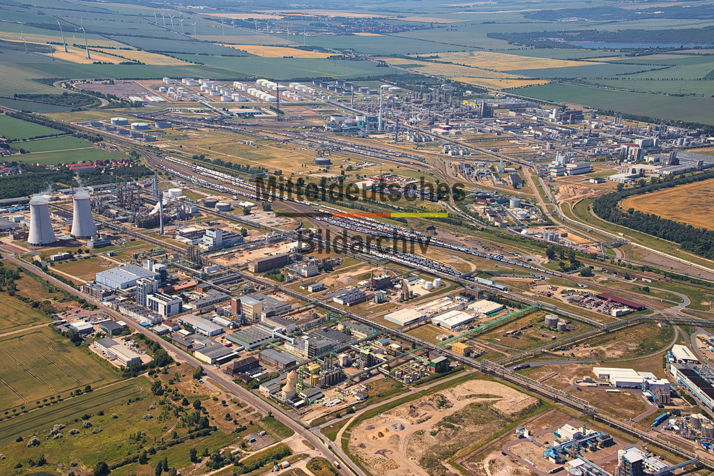 63-66_Leuna_Merseburg_IMG_Bitterfeld_6985 | Die schönsten Luftbilder von Sachen-Anhalt & Mitteldeutschland als Bilddatenbank zur kommerziellen Nutzung. Nutzen Sie unsere Erfahrung seit 2005 in der Luftbildfotografie. - Realisiert mit Pictrs.com