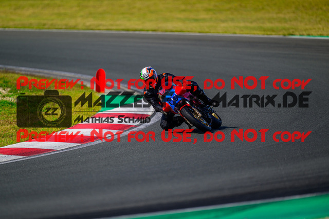 MaZZes_FotoMatrix_240725_6007705_7368 | BLAU