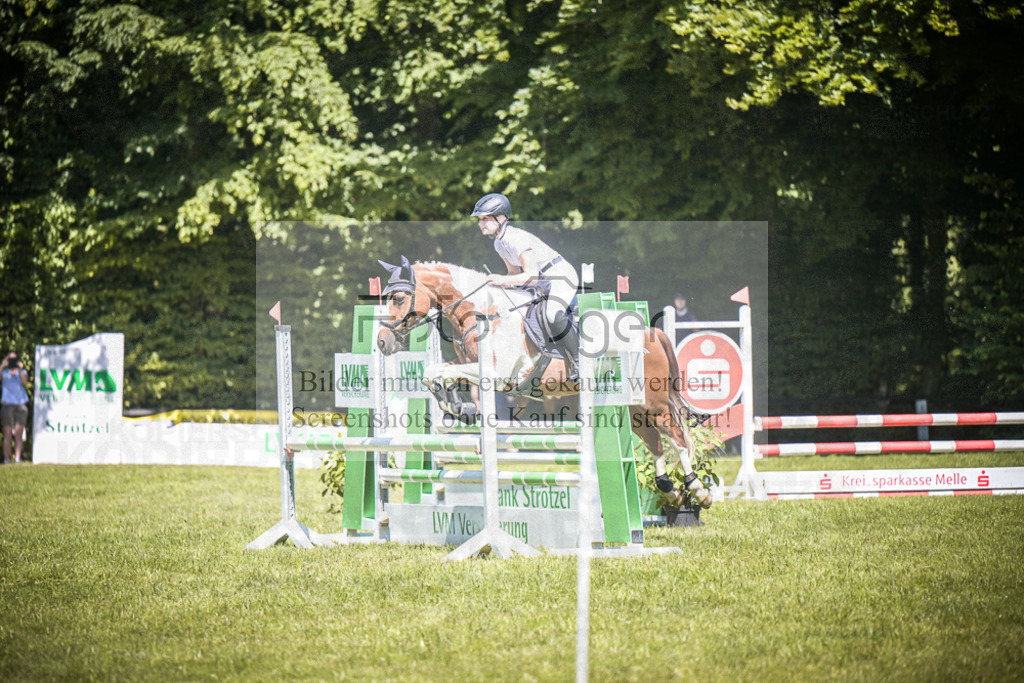 DOS_3172 | Entdecke hochwertige Reitturnierfotos von Foto Oger. Professionell, emotional und authentisch – jetzt Lieblingsmomente im Shop bestellen.Deutschlandweite Turnierfotografie. - Realisiert mit Pictrs.com