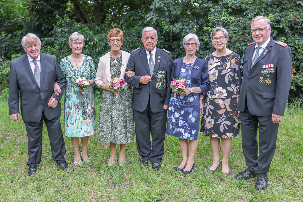 top-top.de 20240705-099 | Foto, Video, Fotografie, Videografie, Fotobox, DJ, Discjockey, Musik, Musikbox, Veranstaltung, Photobooth, Amazon, Ebay, Buchtipp, Bestseller, Autor, Verlag, Buch, Wesel, Hamminkeln, NRW, Dinslaken, Rees, Drohne, Hochzeit, Party, Fotobox, Wesel, Fotograf