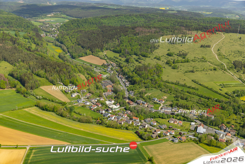 Die Luftaufnahme Oberlauter - Lautertal wurde 2022 vom Flugzeug aus (keine Drohne) erstellt. Hohe Auflösung -für große Poster und Wandbilder geeignet - Garantiert!