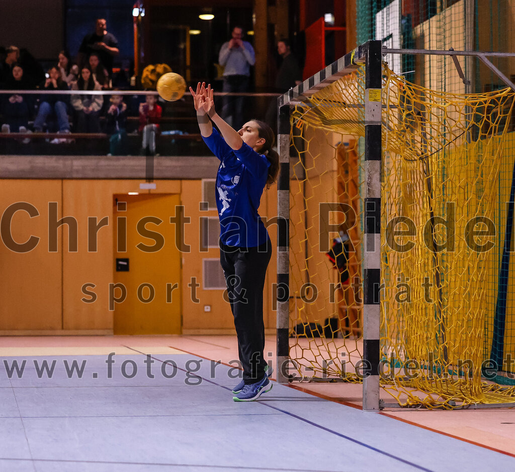 2025-02-15_073_SpVgg_Altenerding_gegen_MTV_Pfaffenhofen | Erding, Deutschland, 15.02.2025:Handball, Bezirksoberliga Frauen Altbayern 2024 / 2024, 14. Spieltag, SpVgg Altenerding gegen MTV Pfaffenhofen, Endergebnis: 27:23Torfrau Annika Riehm (MTV Pfaffenhofen, #12)Foto: Christian Riedel / fotografie-riedel.net