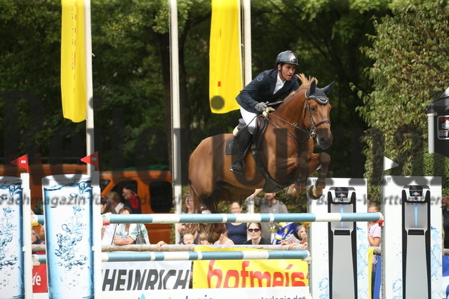 Bietigheim_2022_Prfg.Nr.06_Springen_Kl.S_Mohamad Mogheeth Alshehab_Navarohens (8) | Alle Fotos der Reiterjournal Fotografin Doris Matthaes im Reiterjournal Online-Fotoshop. - Realisiert mit Pictrs.com