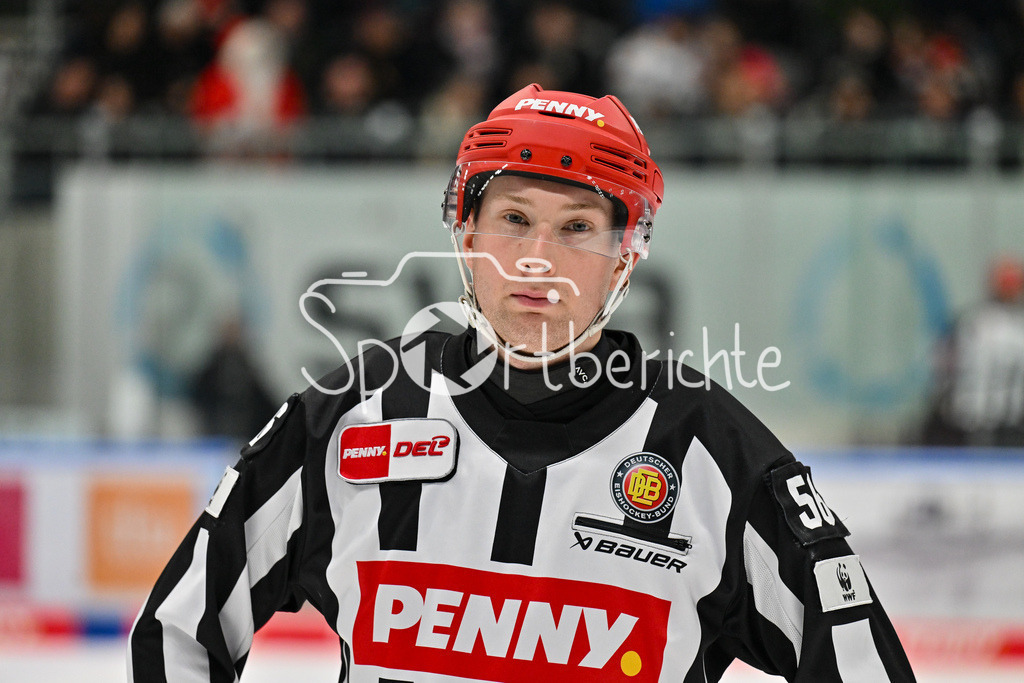 Augsburger Panther - Nürnberg Ice Tigers | Im Bild Linienrichter Yannik KOZIOL / Freisteller / Einzelfoto / DEL: Augsburger Panther - Nuernberg Ice Tigers, Curt Frenzel Stadion am 06.12.2024