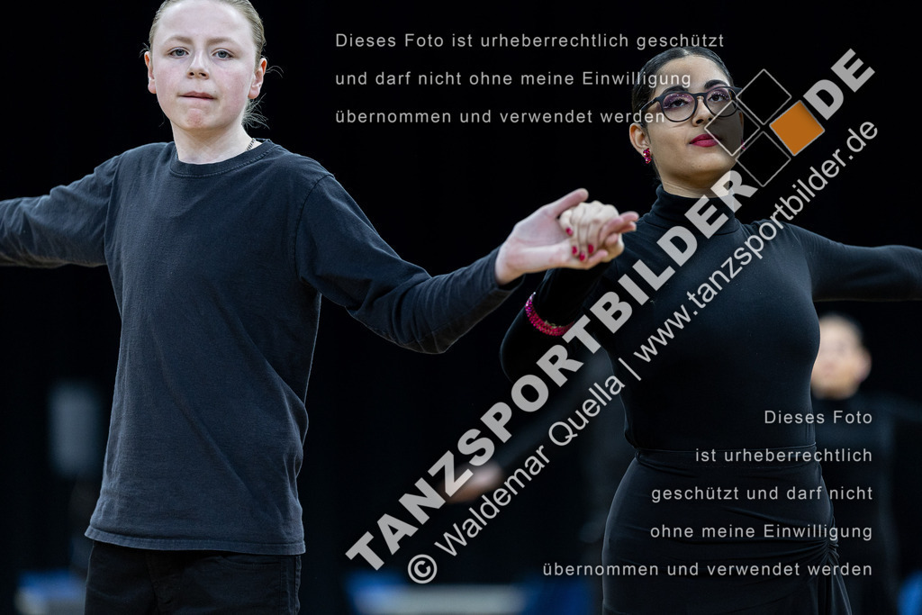 20240310-00580 | Hier finden Sie Tanz Bilder vom Latein und Standard Formationen tanzen. Sportbilder vom Tanzsport. Schöne Fotos und von Weltmeisterschaft, Europameisterschaft, Bundesliga, Regionalliga, Oberliga und Landesliga sowie von GOC Stuttgart, DanceComp, WM Bremen