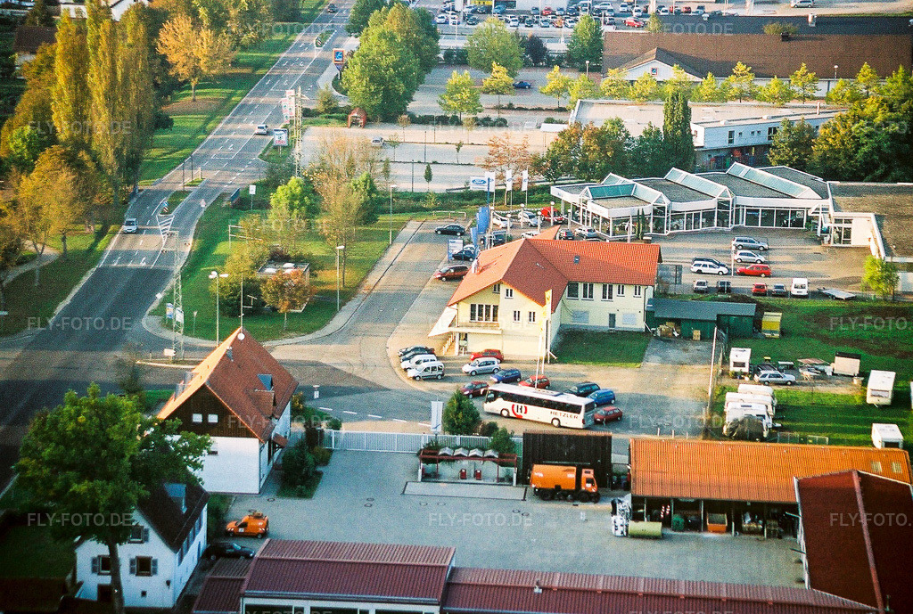 Luftbild: Gewerbegebiet Lauterburger Straße mit Ford-Auto Bohlender und Sporthaus Frey in Kandel im Bundesland Rheinland-Pfalz in Deutschland. Foto: NEG564303.jpg vom 21.10.2005 durch Werner Riehm/FLY-FOTO.de