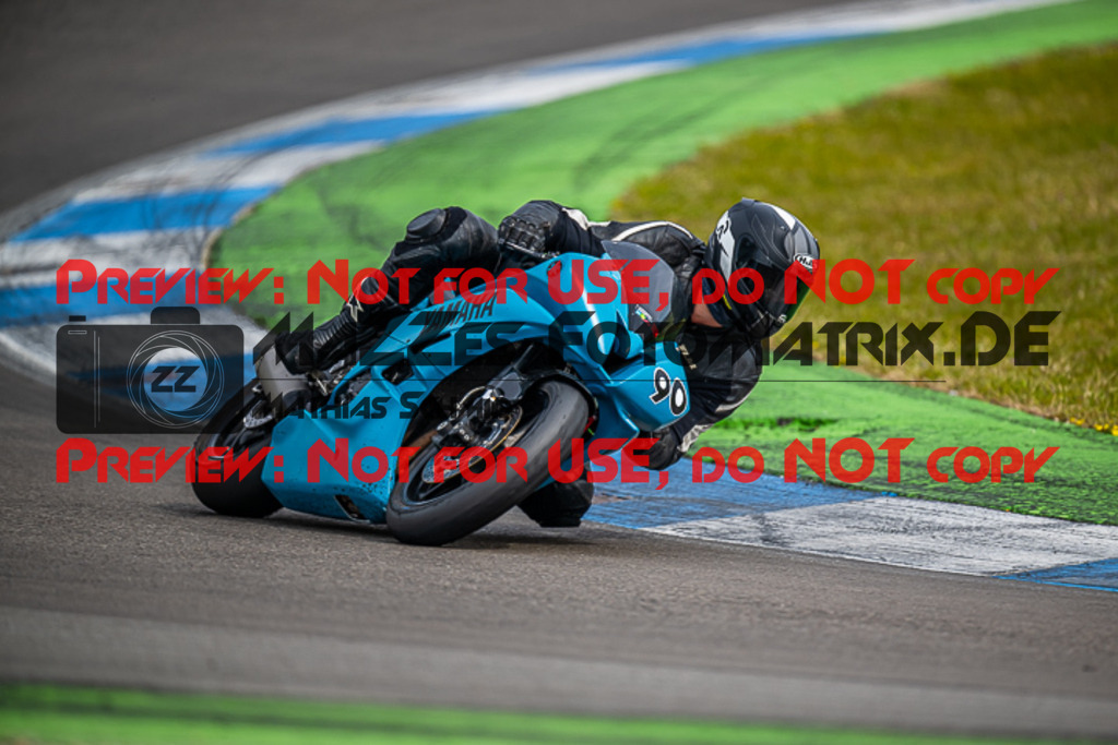 MaZZes_FotoMatrix_230410_1725-2 | ROT