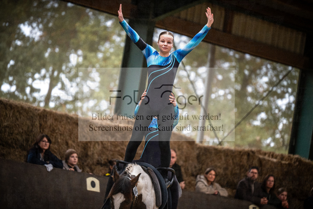 DOS_0270 | Entdecke hochwertige Reitturnierfotos von Foto Oger. Professionell, emotional und authentisch – jetzt Lieblingsmomente im Shop bestellen.Deutschlandweite Turnierfotografie. - Realisiert mit Pictrs.com