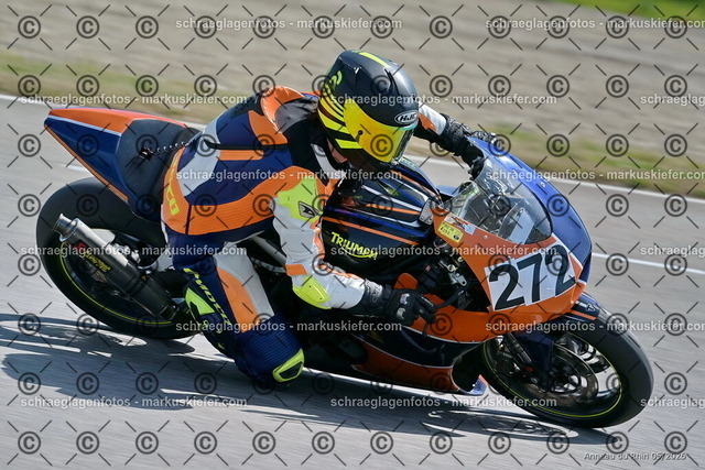 26BT02-0781 | markuskiefer.com - Realisiert mit Pictrs.com
