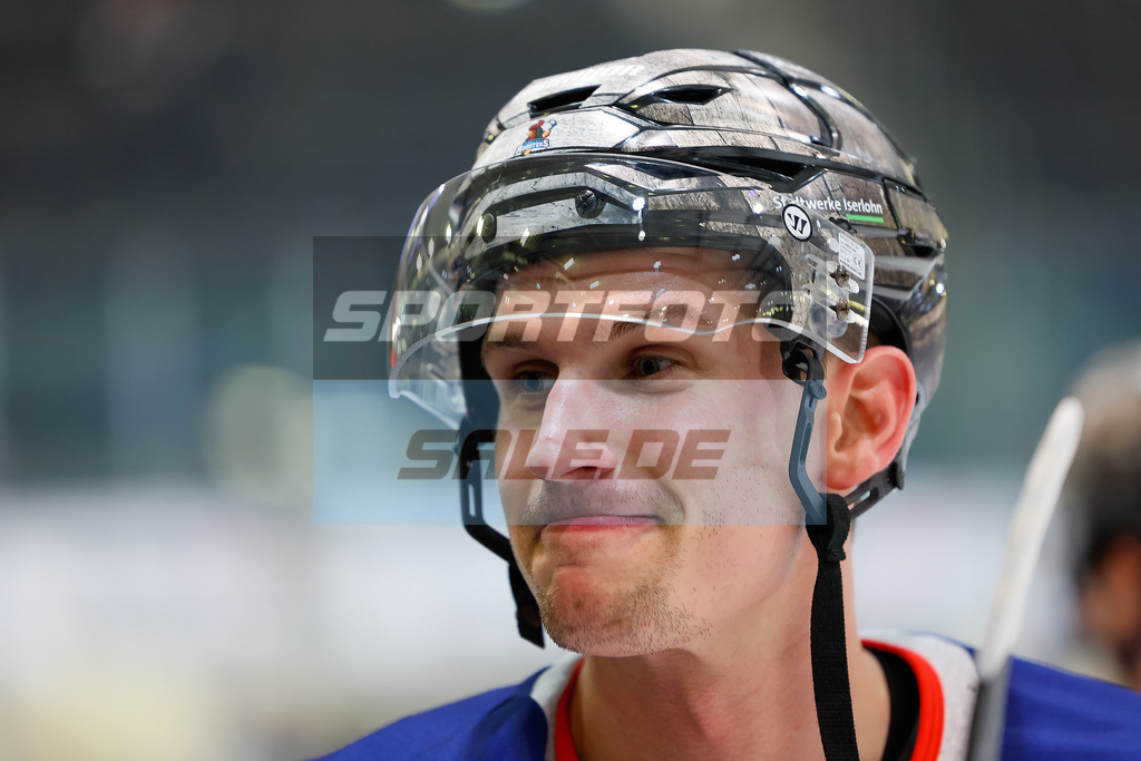 Iserlohn Roosters - Loewen Frankfurt | Casey Bailey #93 (Iserlohn Roosters)
DEL: Iserlohn Roosters - Loewen Frankfurt - Realisiert mit Pictrs.com