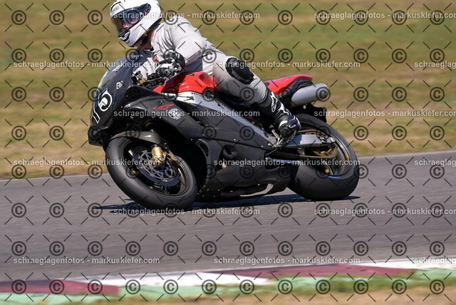 26bt04-1414 | markuskiefer.com - Realisiert mit Pictrs.com