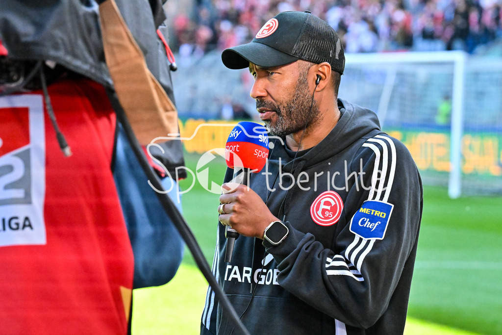 1. FC Magdeburg - Fortuna Düsseldorf | im Bild Daniel THIOUNE Trainer Fortuna Duesseldorf beim Interview mit SKY / Einzelfoto / Freisteller / 2. Bundesliga: 1. FC Magdeburg - Fortuna Duesseldorf, Avnet-Arena am 18.05.2025 / DFL REGULATIONS PROHIBIT ANY USE OF PHOTOGRAPHS AS IMAGE SEQUENCES AND/OR QUASI-VIDEO