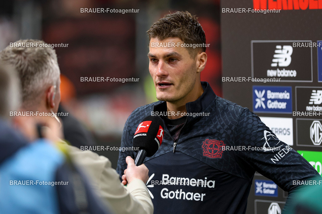 Bayer 04 Leverkusen vs Eintracht Frankfurt - Bundesliga  | Leverkusen, Deutschland, 12.09.25:   Patrick Schick (Bayer 04 Leverkusen) im Interview waehrend des Spiels der Bundesliga zwischen  Bayer 04 Leverkusen vs Eintracht Frankfurt in der BayArena(Foto von Brauer-Fotoagentur / Adrian Schlueter)