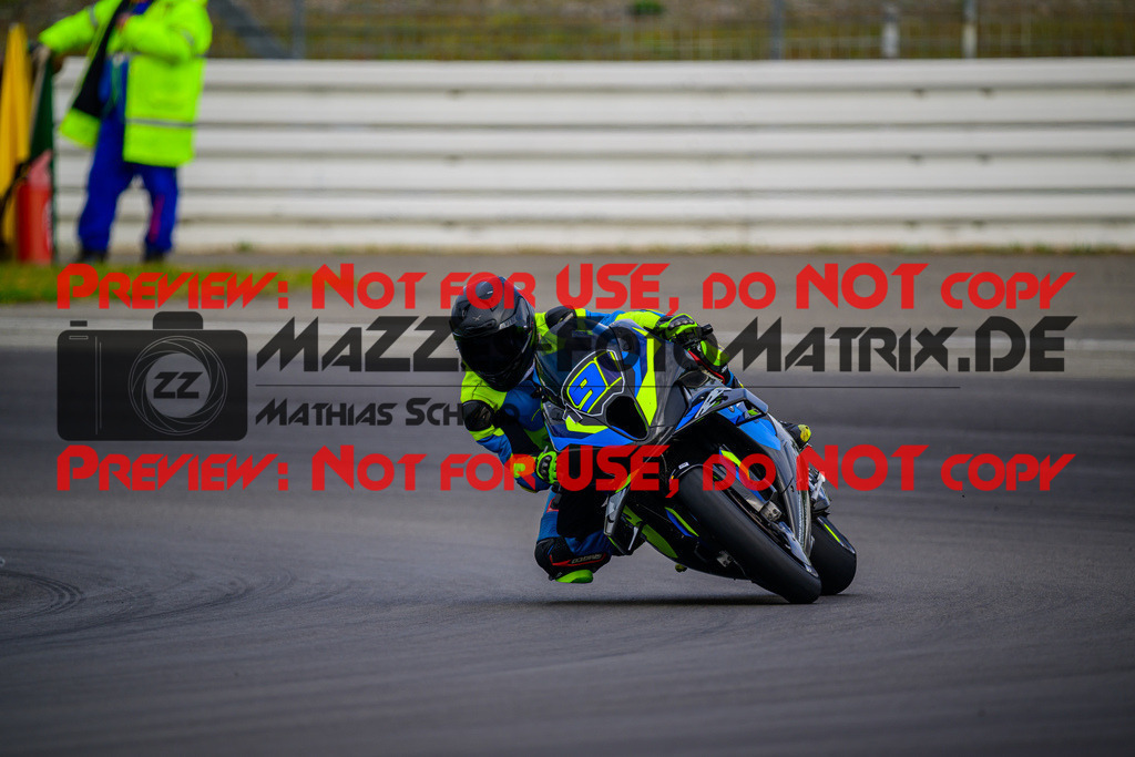 MaZZes_Fotomatrix_20250421_6007705_2532 | WEISS