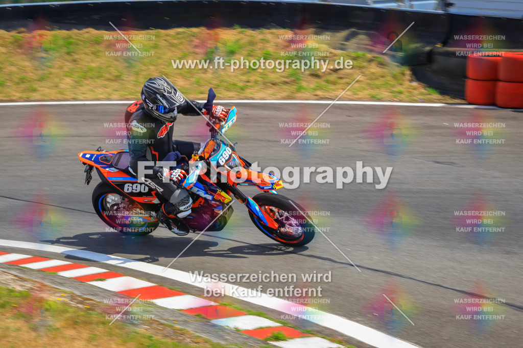 _DSK2455 | Hier findet Ihr Bilder von Touristenfahrten auf der Nürburgring Nordschleife oder von anderen Veranstaltungen die ich besucht habe. Viel Spass beim Durch Schauen 