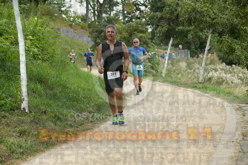 250824_1357_EX1_4419 | Sportfotografie im Rhein-Sieg Kreis, Köln, Bonn, NRW, Rheinland Pfalz, Hessen, etc. Unser Tätigkeitsfeld umfasst den Laufsport vom Volkslauf über den Marathon, Duathlon, Triathon bis zum Ultralauf wie Kölnpfad Ultra oder Schindertrail.