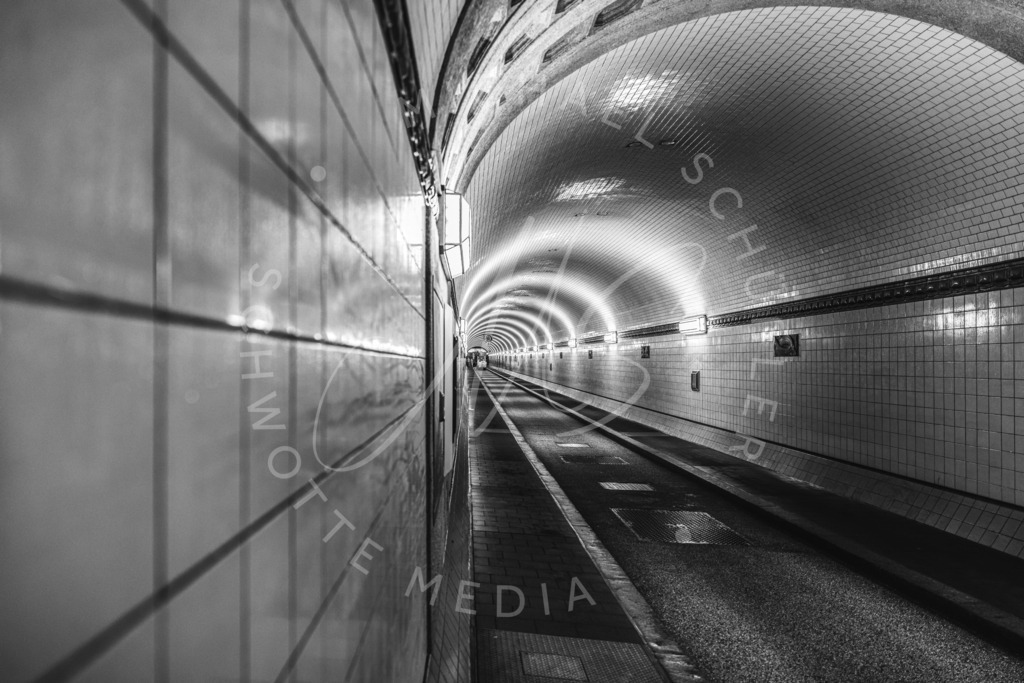 2021-07-13 Hamburg - 043-Edit | Der alte Elbtunnel 2 - Realisiert mit Pictrs.com