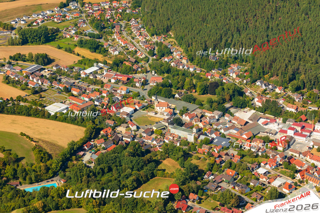 Luftaufnahme von  Weißenbrunn - Die Luftaufnahme wurde 2025 vom UL-Flugzeug heraus erstellt ( keine Drohne ) - Hochauflösende Luftaufnahme - für professionelle Ausdrucke geeignet. Die Geschenkidee !Mit Lizenz und Bildrechte bestellbar