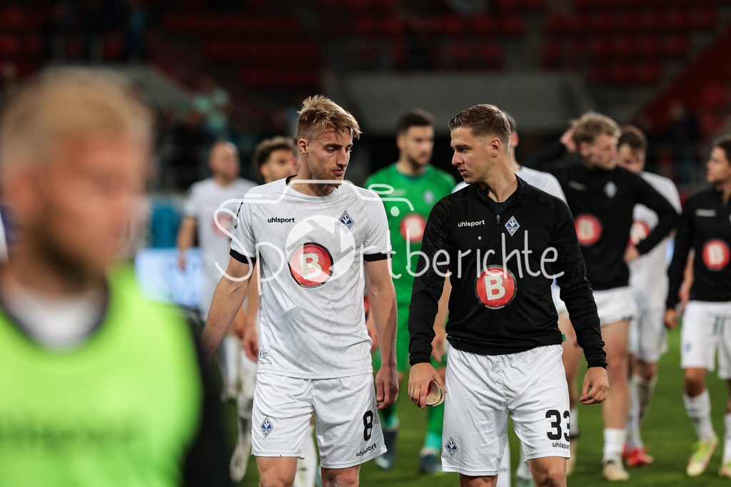 FC Ingolstadt - SV Waldhof Mannheim | die Mannheimer sind enttaeuscht nach dem unentschieden in Ingolstadt / Fridolin WAGNER (SVW #8) / Martin KOBYLANSKI (SVW #33)