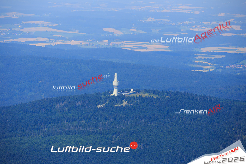 Die Luftaufnahme Schneeberg - Troestauer-forst-west wurde vom UL-Flugzeug (keine Drohne) aus fotografiert.Hohe Druck- Auflösung-die Geschenkidee!