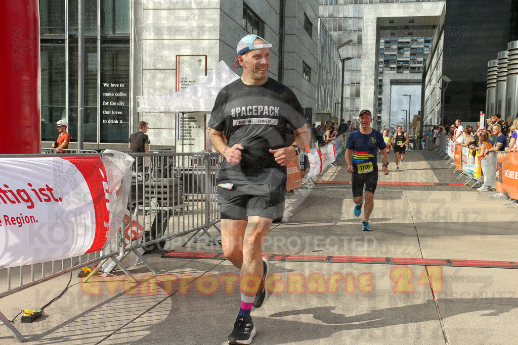 250920_1532_EX1_9935 | Sportfotografie im Rhein-Sieg Kreis, Köln, Bonn, NRW, Rheinland Pfalz, Hessen, etc. Unser Tätigkeitsfeld umfasst den Laufsport vom Volkslauf über den Marathon, Duathlon, Triathon bis zum Ultralauf wie Kölnpfad Ultra oder Schindertrail.
