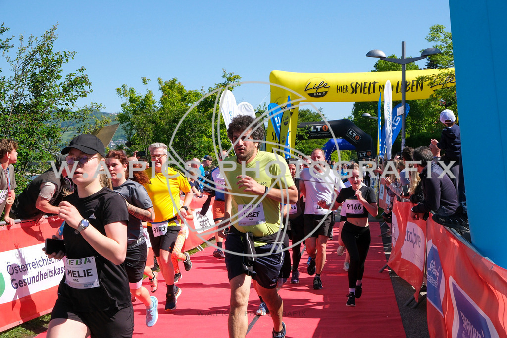 ..... | LINZ,AUSTRIA,27.April 24, Int. 3 Brückenlauf Linz  , Image shows: Photo: WAPICS / Michael ring