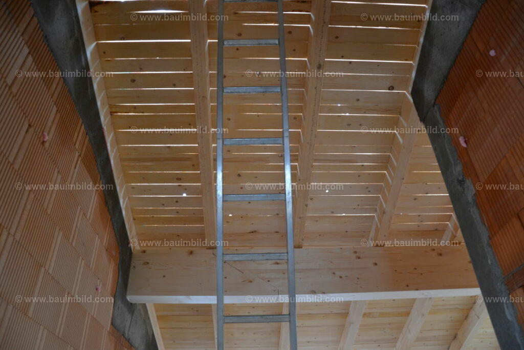 bib-lg09-holzbau-0165 | Nach LV-Leistungsgruppen sortierte Detailfotos über den Bau eines Hauses. Alle Hausbau-Bilder direkt vom Urheber und Autor der Website Haus-Selber-Bauen.com