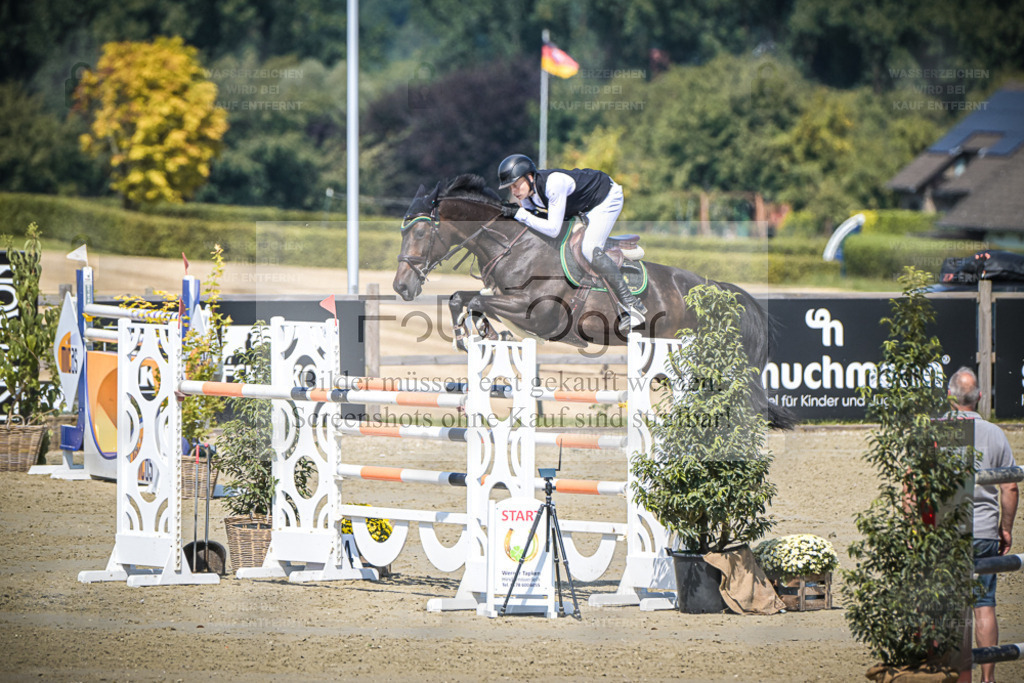 DOS_1640 | Entdecke hochwertige Reitturnierfotos von Foto Oger. Professionell, emotional und authentisch – jetzt Lieblingsmomente im Shop bestellen. - Realisiert mit Pictrs.com