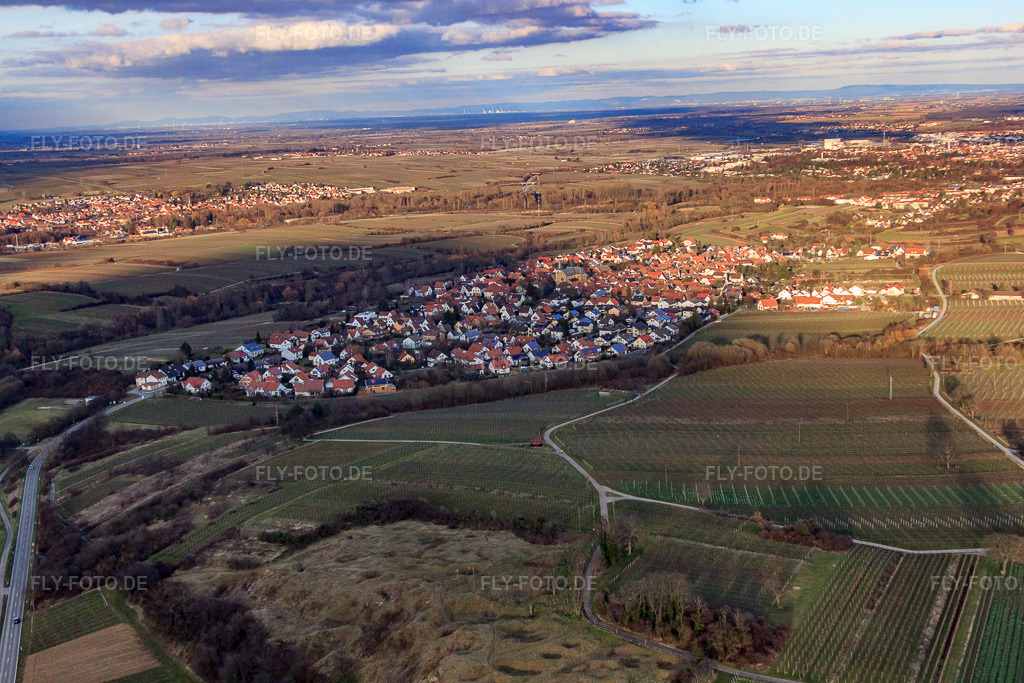 Luftbild: Ortsansicht von Südwesten im Ortsteil Arzheim in Landau im Bundesland Rheinland-Pfalz in Deutschland. Foto: IMG_62190.jpg vom 23.02.2014 durch Werner Riehm/FLY-FOTO.deAuflösung des Originals: 4752 x 3168 px