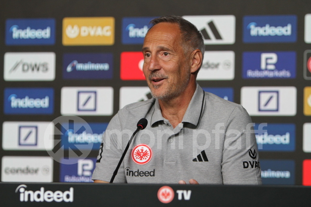 Eintracht Frankfurt Trainer Adi Hütter | Online-Shop | monipfaff.de - Realisiert mit Pictrs.com