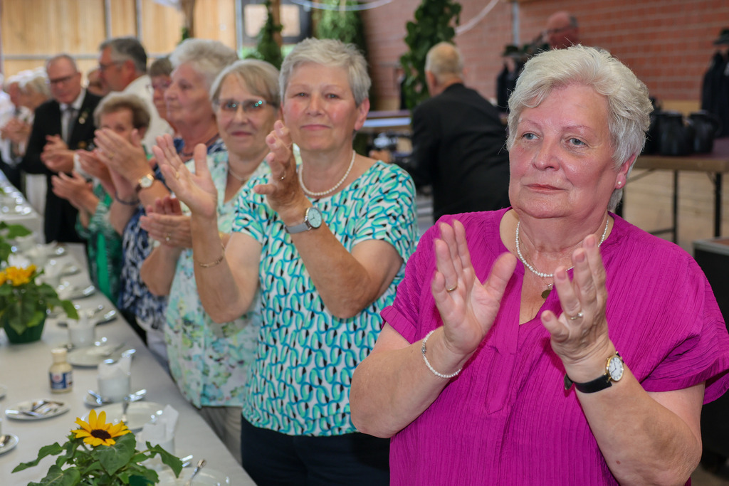 top-top.de-250704-029 | Foto, Video, Fotografie, Videografie, Fotobox, DJ, Discjockey, Musik, Musikbox, Veranstaltung, Photobooth, Amazon, Ebay, Buchtipp, Bestseller, Autor, Verlag, Buch, Wesel, Hamminkeln, NRW, Dinslaken, Rees, Drohne, Hochzeit, Party, Fotobox, Wesel, Fotograf