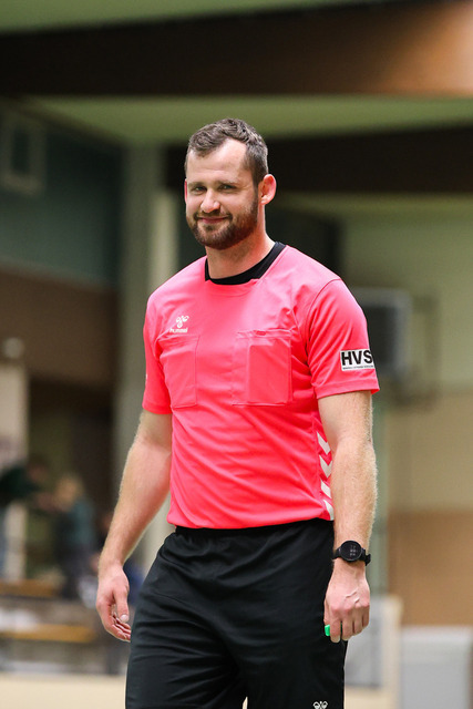 Handball I Damen I Saison 2025-2026 I Verbandsliga Süd I HSG Kalkberg 06 - MTV Dänischenhagen I 14.12.2025.55 | Malte Jürs (Schiedsrichter) - Realisiert mit Pictrs.com