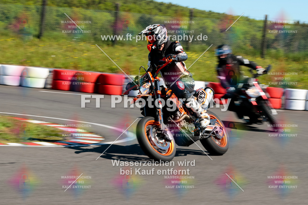 Moto-TeamOBK-21774 | Hier findet Ihr Bilder von Touristenfahrten auf der Nürburgring Nordschleife oder von anderen Veranstaltungen die ich besucht habe. Viel Spass beim Durch Schauen 
