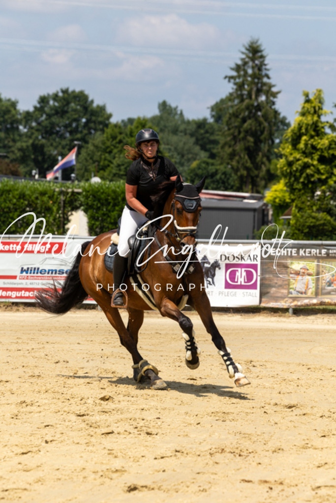 7I8A2633 | melanie-engelhardt-photography - Realisiert mit Pictrs.com