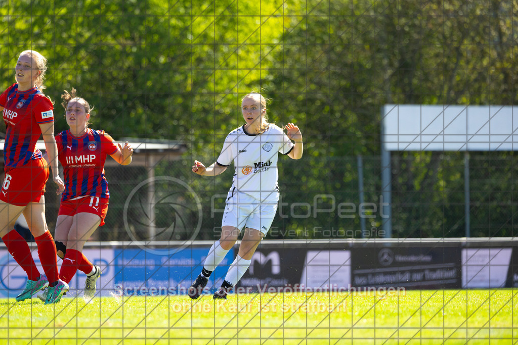 20260906_121542_0228_(c)_by_PhotoPeet | #,1.FC Donzdorf (weiß) vs. 1.FC Heidenheim 1846 (rot), Fußball, Frauen-Verbandspokal Gruppe 2, 2. Runde, Saison 2026/2027, Rasenplatz Lautertal Stadion, Süßener Straße 16, 73072 Donzdorf, 06.09.2026 - 11:00 Uhr,Foto: PhotoPeet / Sport- &amp; Eventfotografie / Peter Harich