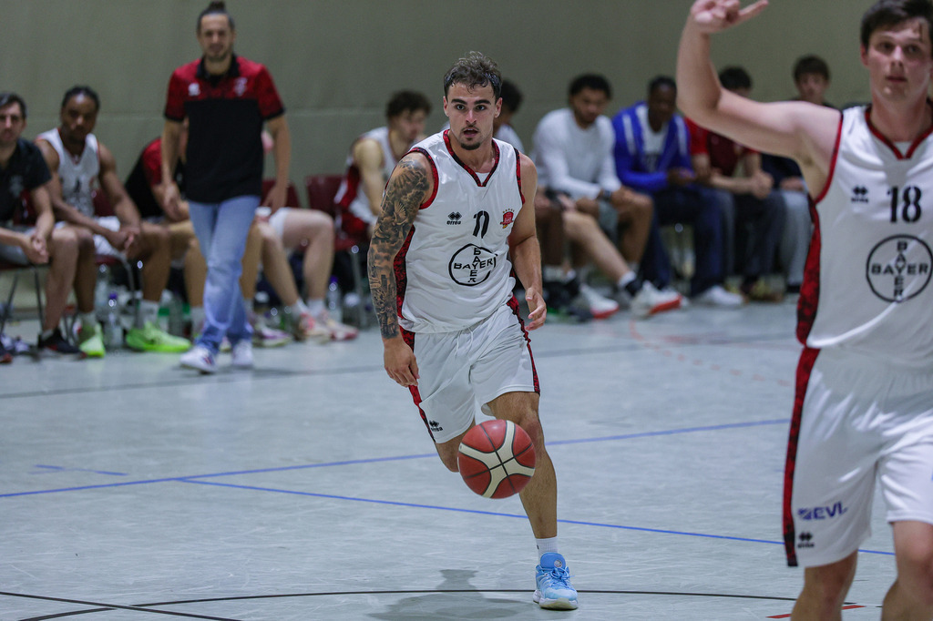Regio Test BAYER GIANTS vs EN Baskets Schwelm-89 | Fotos von Basketballspielen aus dem Raum NRW fotografiert von Gero Mueller-Laschet und Daniel Schaefer - Realisiert mit Pictrs.com